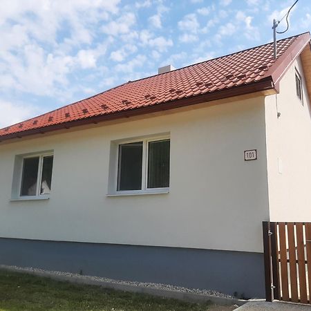 Babickin Dom Villa Medzilaborce ภายนอก รูปภาพ